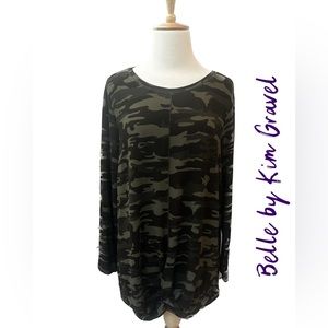 Belle by Kim Gravel Women’s Camo 1X Lounge Front
Twist Hem Top New Without Tags